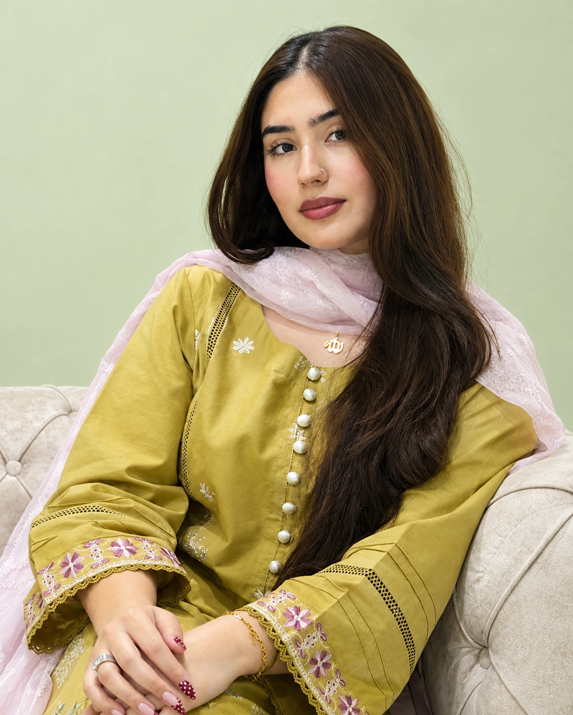 Elsa Khan 